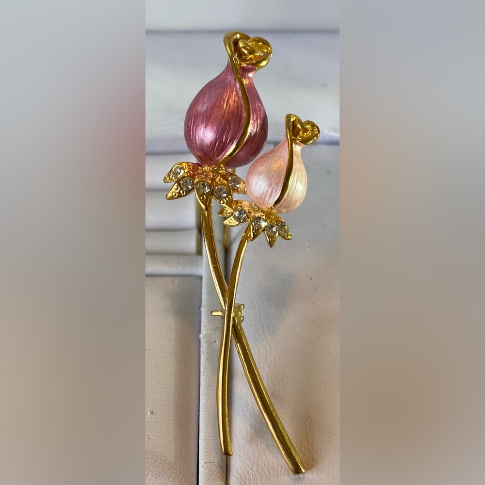Vintage Elegant Pink and Gold Rosebud Brooch
